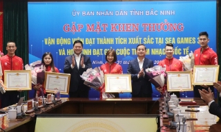 Lãnh đạo tỉnh gặp mặt, khen thưởng vận động viên đạt thành tích xuất sắc tại SEA Games 33 và học sinh đạt giải Cuộc thi âm nhạc quốc tế.