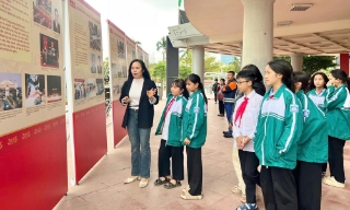 Trưng bày hơn 300 hình ảnh, tài liệu về chủ đề "Đảng Cộng sản Việt Nam qua các kỳ Đại hội"