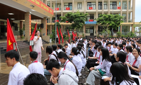 Nói chuyện chuyên đề "Tiếp sức mùa thi: Tâm lý vững vàng - dễ dàng vượt khó"