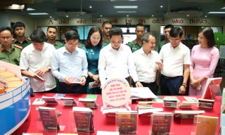 Bắc Ninh khai mạc trưng bày tư liệu chuyên đề "Hồ Chí Minh - Cuộc hành trình của thời đại"