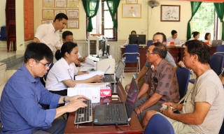 Phường Từ Sơn ra quân giải quyết thủ tục hành chính lưu động