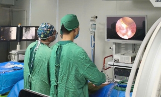 Bệnh viện Đa khoa Bắc Ninh số 2 thực hiện thành công kỹ thuật nội soi cột sống hai cổng điều trị thoát vị đĩa đệm