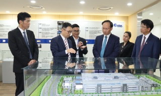 Phó Chủ tịch UBND tỉnh Phạm Văn Thịnh tặng quà, chúc Tết doanh nghiệp và công nhân có hoàn cảnh khó khăn