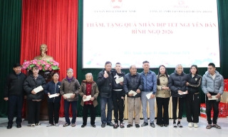 30 hộ dân có hoàn cảnh khó khăn tại xã Gia Bình, Lương Tài được tặng quà Tết