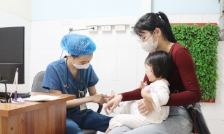 Bệnh tay - chân - miệng gia tăng theo chu kỳ: Đề phòng nguy cơ lây lan diện rộng