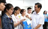 Phó Chủ tịch UBND tỉnh Lê Xuân Lợi thăm,  động viên doanh nghiệp và người lao động