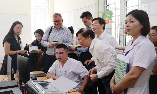 Bắc Ninh trao đổi kinh nghiệm với công ty công nghệ y tế Vương quốc Anh về triển khai hồ sơ bệnh án điện tử