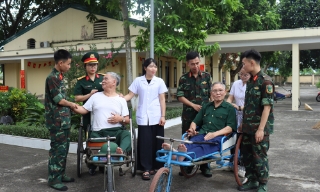 Bắc Ninh: 120 cán bộ, học viên Trường Sỹ quan Chính trị tri ân thương, bệnh binh tại Thuận Thành