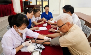 Bắc Ninh: Khám, cấp thuốc miễn phí cho 115 thương binh, bệnh binh tại phường Thuận Thành