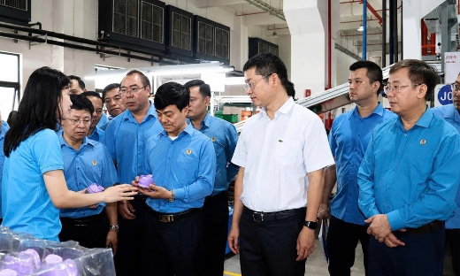 Đoàn cán bộ Công đoàn chủ chốt khảo sát thực tế tại Công ty Cayi Technology Việt Nam