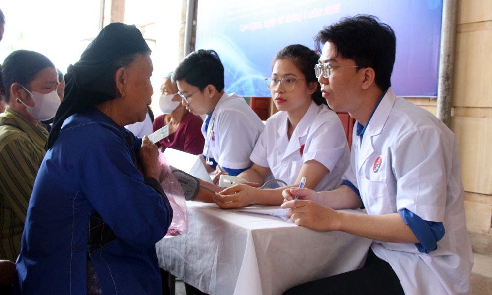 Nhiều hoạt động ý nghĩa tại chương trình tình nguyện “Kỳ nghỉ hồng” 2025
