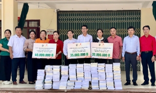 Hỗ trợ gần 450 triệu đồng cho người dân xã Bố Hạ bị ảnh hưởng do bão lũ