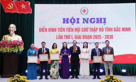 Khen thưởng 79 tập thể, cá nhân có thành tích trong công tác nhân đạo 