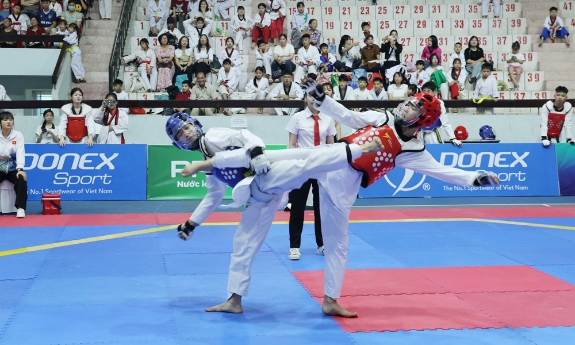 Hơn 200 vận động viên tham gia Giải Taekwondo thanh thiếu nhi 