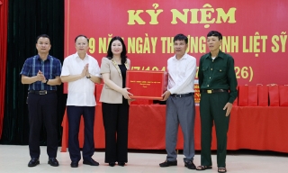 Phó Trưởng Đoàn Đại biểu Quốc hội tỉnh Trần Thị Vân thăm Trung tâm Điều dưỡng thương binh Lạng Giang