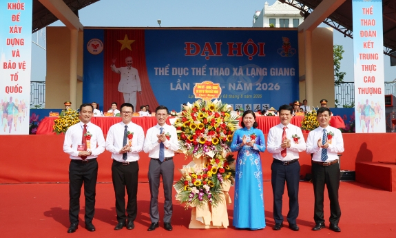 Phó Chủ tịch Thường trực HĐND tỉnh Trần Thị Hằng dự khai mạc Đại hội Thể dục thể thao xã Lạng Giang